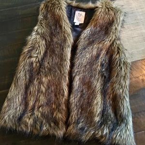 NEW- Full Tilt Faux Fur NEW no tags Size Small